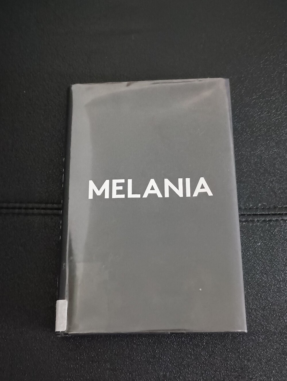 3/$10 🌟 MELANIA Black Hardcover Book Novel